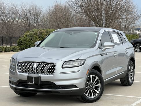 Certified 2022 Lincoln Nautilus Reserve image 2