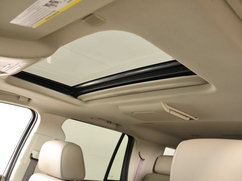 Used 2019 Chevrolet Tahoe LT RWD image 18