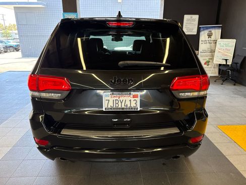 Used 2015 Jeep Grand Cherokee Altitude RWD image 7