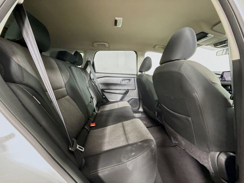 Used 2024 Nissan Rogue SV FWD image 32