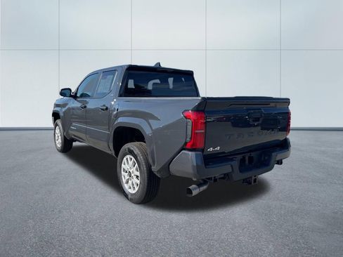 Used 2025 Toyota Tacoma SR5 image 7