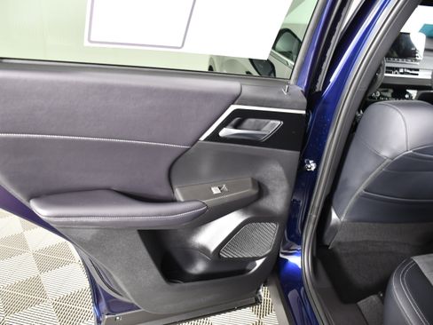 Used 2025 Mitsubishi Outlander SE AWD/4WD image 45