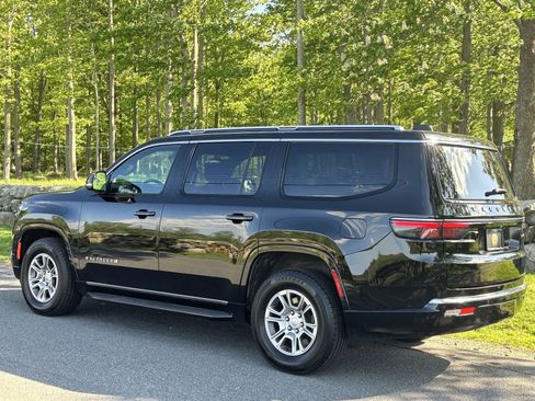 Used 2024 Jeep Wagoneer 4WD image 14