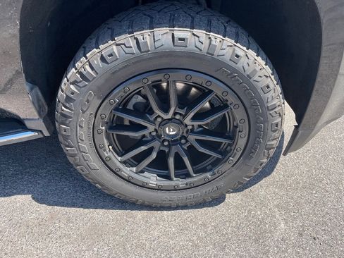 Used 2017 GMC Yukon SLT RWD image 21