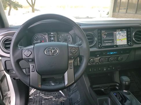 Certified 2023 Toyota Tacoma TRD Off-Road image 22