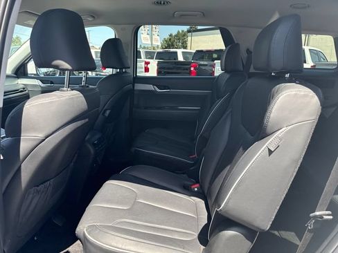 Used 2025 Hyundai Palisade SEL FWD image 25
