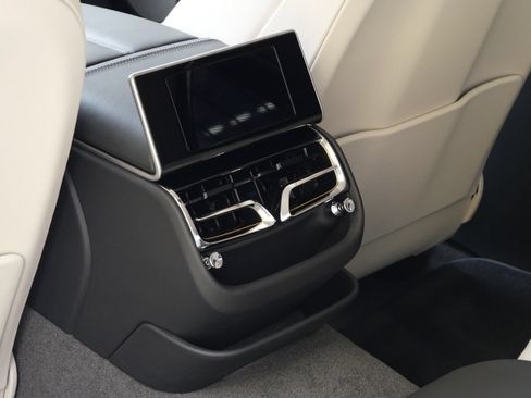 Used 2024 Bentley Flying Spur W12 AWD/4WD image 9