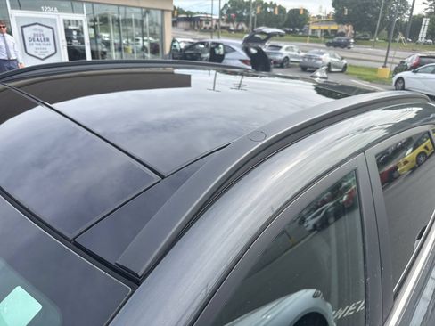 Used 2025 Hyundai Kona Limited FWD image 9