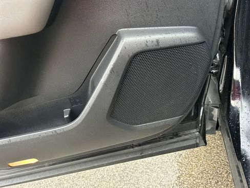 Used 2023 Toyota Highlander L image 35