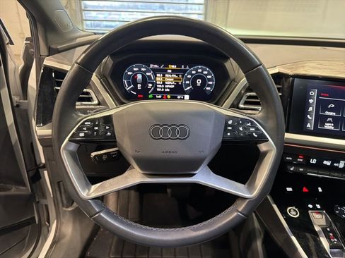 Used 2022 Audi Q4 e-tron Prestige AWD/4WD image 23