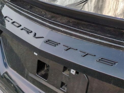 Used 2021 Chevrolet Corvette Stingray Coupe w/ Z51 Performance Package image 12