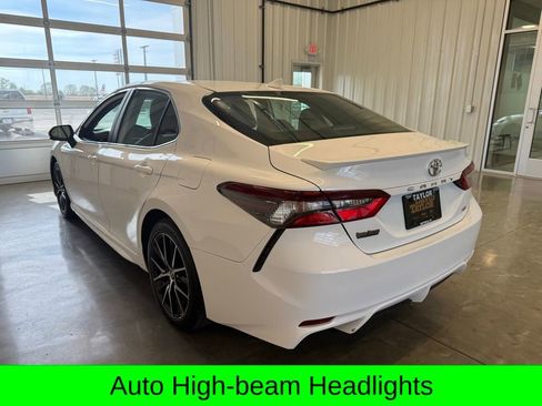 Used 2021 Toyota Camry SE FWD image 8