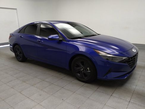 Used 2023 Hyundai Elantra SEL w/ Preferred Accessory Package FWD image 11