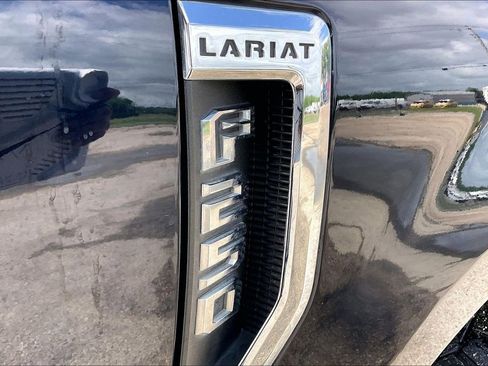Used 2021 Ford F250 Lariat w/ Lariat Ultimate Package AWD/4WD image 21