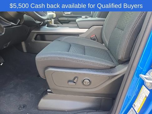 New 2026 RAM 1500 4x4 Crew Cab image 18
