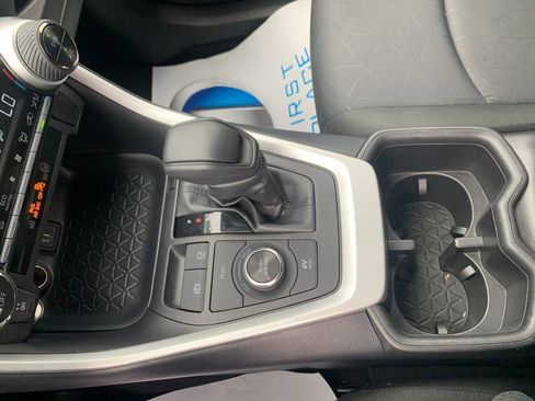 Used 2025 Toyota RAV4 XLE AWD/4WD image 24