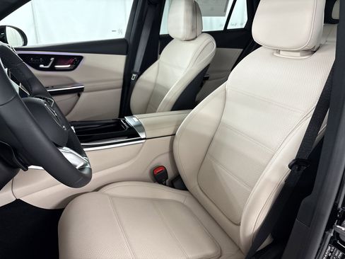 Certified 2026 Mercedes-Benz GLC 300 image 23