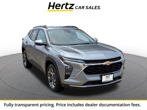 Used 2025 Chevrolet Trax LT FWD image 1