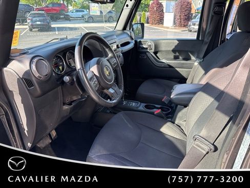 Used 2017 Jeep Wrangler Unlimited Sport w/ Quick Order Package 24S AWD/4WD image 9