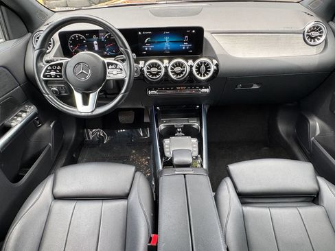 Used 2023 Mercedes-Benz GLA 250 w/ Premium Package image 32