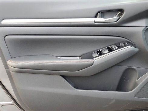 New 2025 Nissan Altima 2.5 SR w/ SR Premium Package image 24