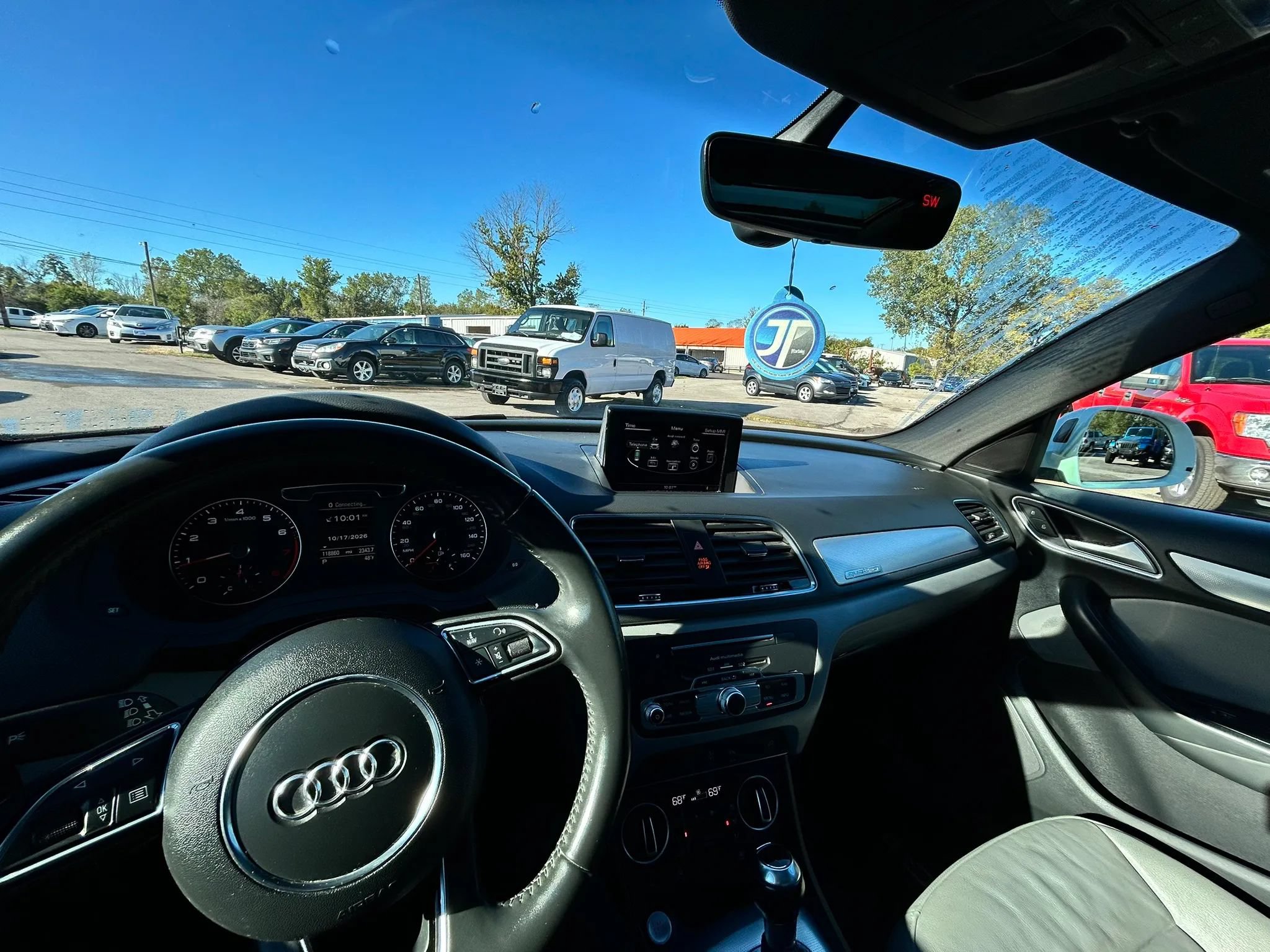 Used 2018 Audi Q3 2.0T Premium Plus w/ Premium Plus Package AWD/4WD image 5