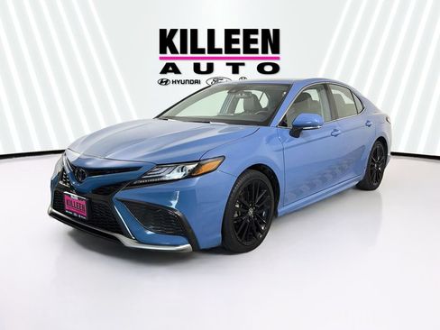 Used 2024 Toyota Camry XSE FWD image 3