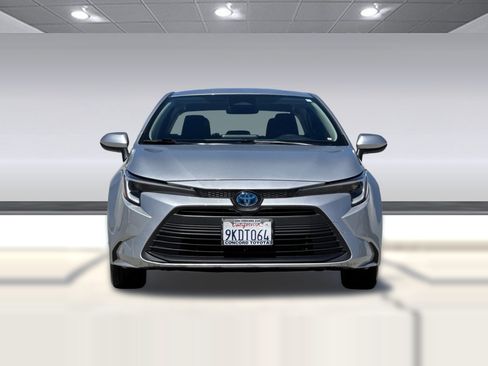 Used 2024 Toyota Corolla LE w/ LE Convenience Package FWD image 6