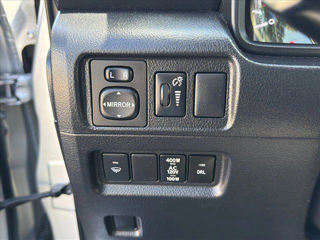Used 2018 Toyota 4Runner SR5 AWD/4WD image 11
