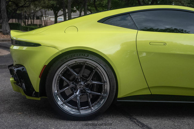 Used 2020 Aston Martin V8 Vantage Coupe RWD image 9