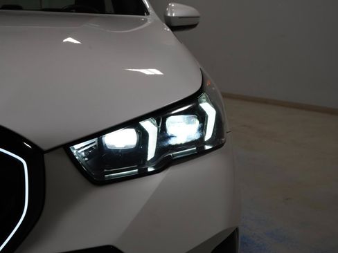 Used 2026 BMW i5 eDrive40 w/ M Sport Package AWD/4WD image 35
