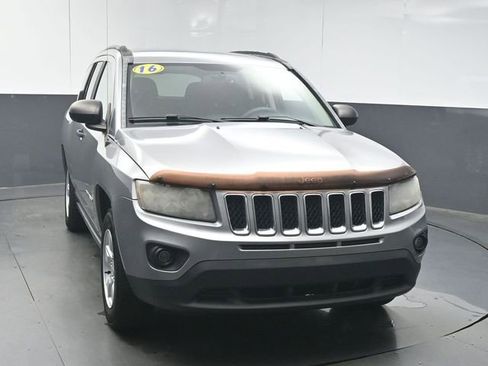Used 2016 Jeep Compass Sport FWD image 2