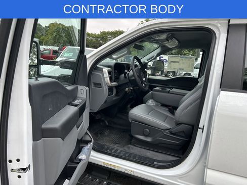 New 2025 Ford F550 4x4 Crew Cab image 12