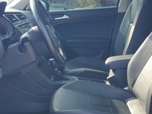 Used 2019 Volkswagen Tiguan SE image 9