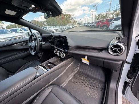 New 2025 Chevrolet Blazer EV LT image 16