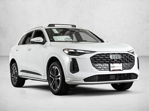 New 2025 Audi Q5 Premium image 3