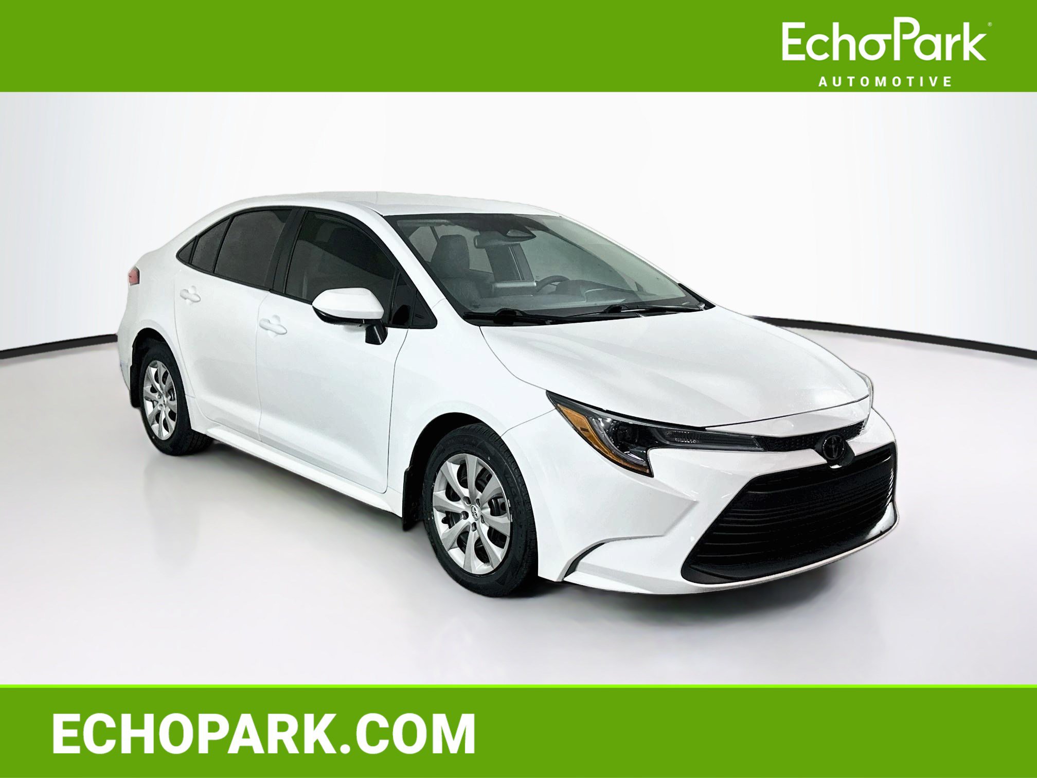 Used 2025 Toyota Corolla LE FWD image 1