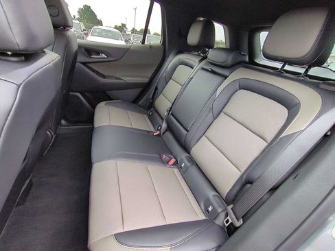 Used 2026 Chevrolet Equinox LT w/ Convenience Package II FWD image 24