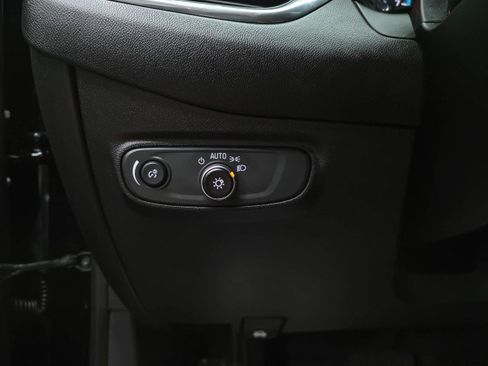 Used 2019 Chevrolet Equinox LS w/ LS Convenience Package AWD/4WD image 28