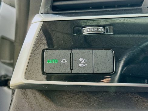 Used 2022 Audi Q8 Premium Plus w/ Premium Plus Package image 16