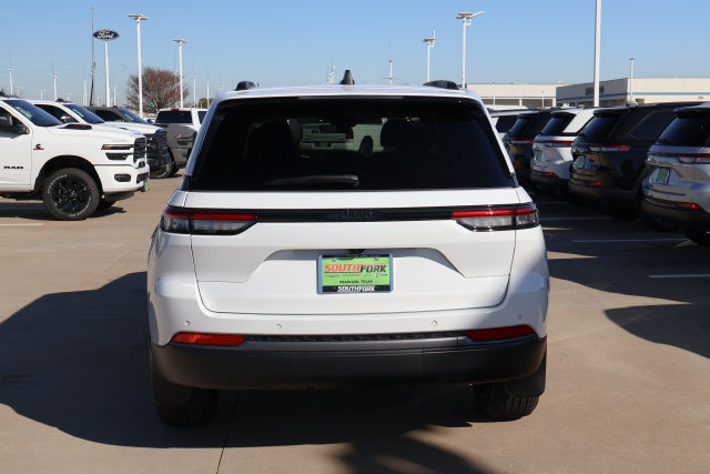 New 2026 Jeep Grand Cherokee Altitude RWD image 6