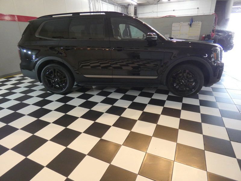 Used 2023 Kia Telluride AWD image 4