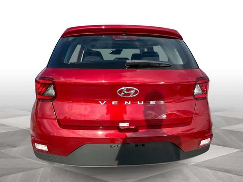 Used 2025 Hyundai Venue SEL FWD image 7