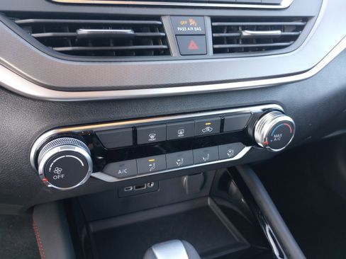 New 2025 Nissan Altima 2.5 SR image 17