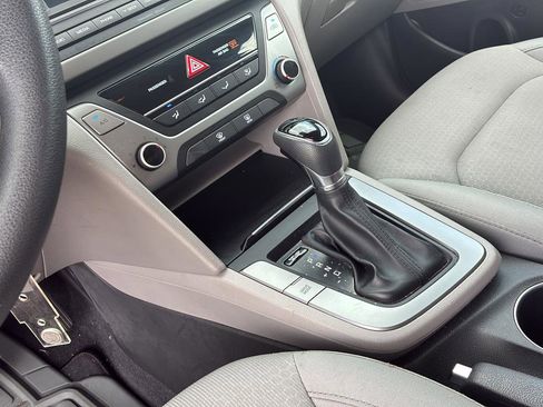 Used 2017 Hyundai Elantra SE FWD image 33