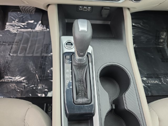 Used 2025 Nissan Altima 2.5 SV FWD image 19