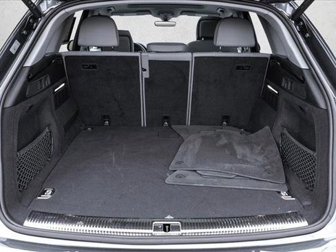 Used 2025 Audi Q5 e Premium Plus w/ Premium Plus Package image 23