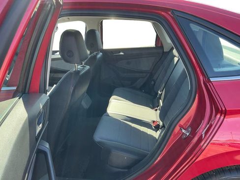 Used 2025 Volkswagen Jetta SE w/ Sunroof Package FWD image 21