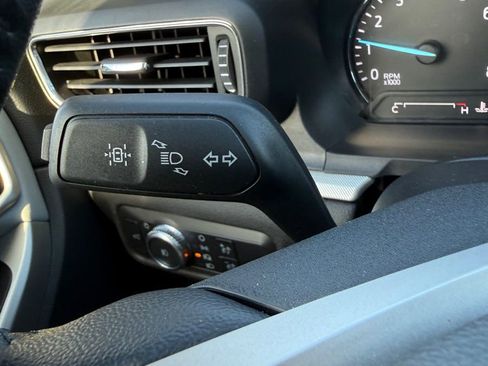 Used 2022 Ford Explorer XLT w/ Equipment Group 202A image 16