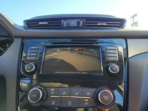 Used 2021 Nissan Rogue Sport S image 29